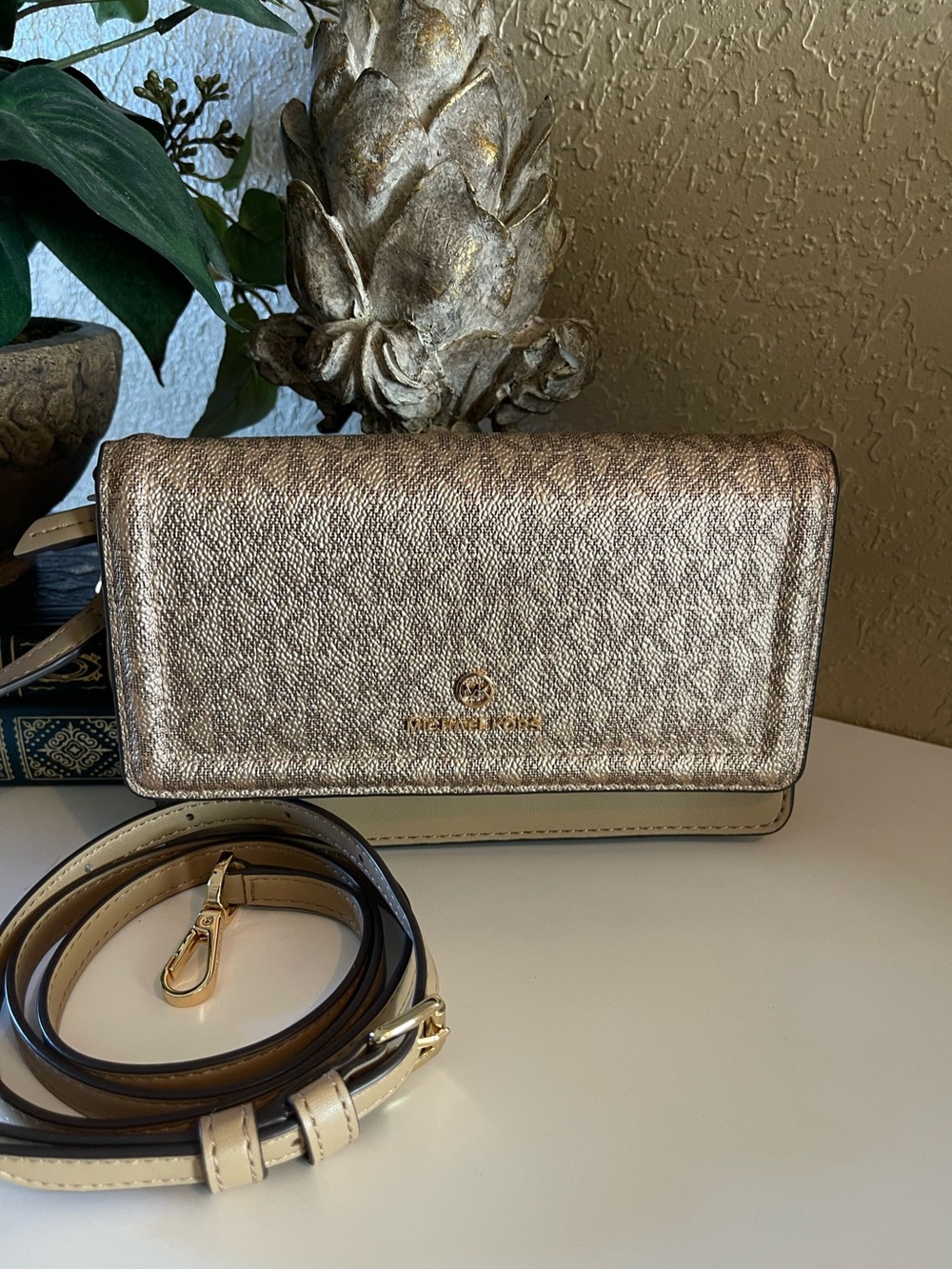 Michael Kors Metallic Gold Jet Set Crossbody Wallet